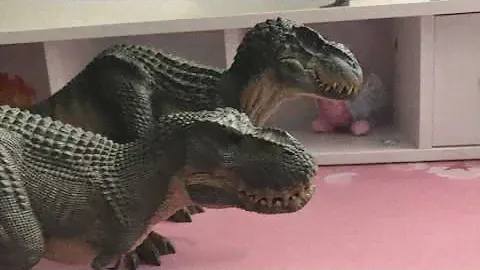 Nanmu Shadow Monarch (V-Rex) vs Rebor’s V-Rex