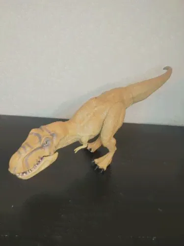 Jurassic World Tyrannosaurus Rex with Chomping Jaws 17 ft. T-Rex Figure Hasbro 2015