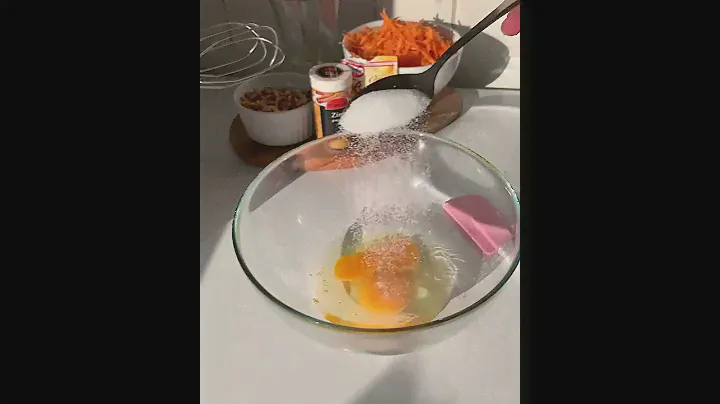 Морковный торт с грецкими орехами и творожным сыром