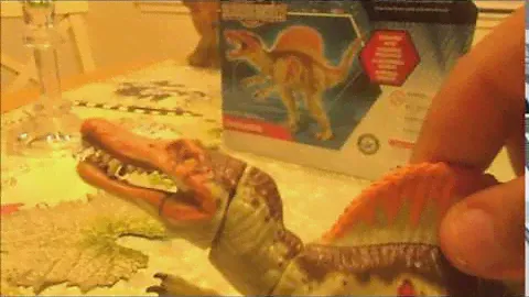 Jurassic World basher and bitter new green T Rex and Spinosaurus figure