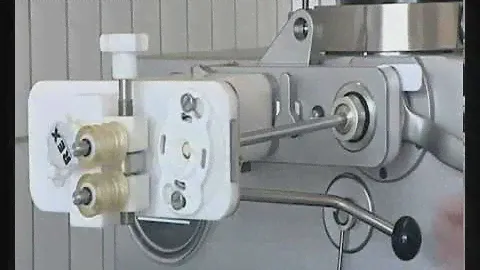 REX RVF327 вакуумный роторный шприц