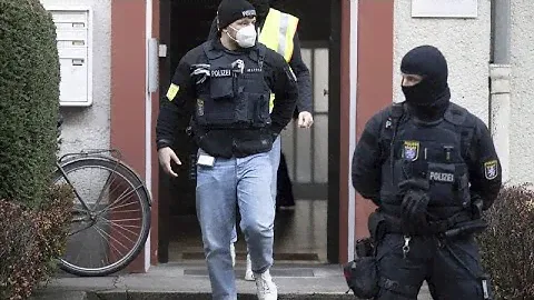 Германия: масштабная спецоперация против "рейхсбюргеров"