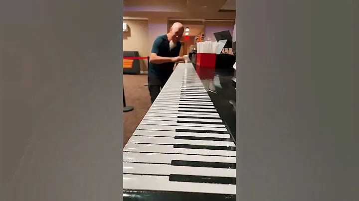 fastest piano player playing the longest piano in the world😲