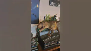T-rex 1/15 size from prime1studios, limited /750. Jurassic Park and Jurassic World statues collected
