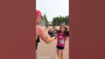 Марго.Боксёрские 🥊 перчатки Отца.