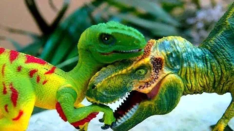 T-REX И БОЙ ДИНОЗАВРОВ! ЯЙЦО ТИРАННОЗАВРА! Игрушки. Для детей