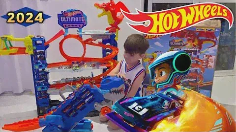 Hot Wheels City ULTIMATE T-REX TRANSPORTER