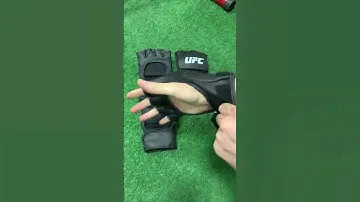 Бойцовские перчатки для ММА от UFC, отлично садится в руку фиксируя запястье 👌