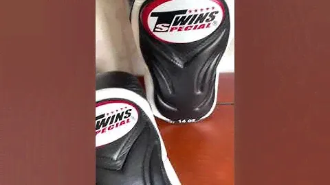 Боксерские перчатки Twins Special BGVL-6 Blue- White новая модель перчаток
