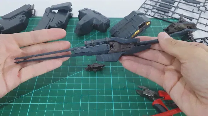 Montagem da railgun Metal Gear Rex black version Model kit 1/100