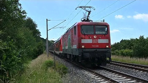 🚆 E-Lok DB Typ BR 112 108-6 fährt mit Dostos als RE 70 durch Bü Meimersdorf in Richtung Kiel / 4K